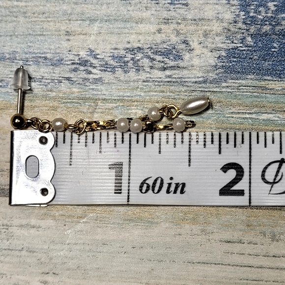 Elegant Gold and Pearl Jewelry Bundle - Picture 5 of 8